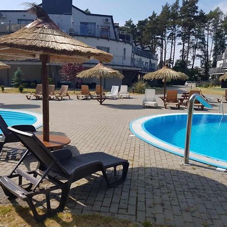 Romantyczny Apartament Happy 16 Basen & Kort Tenisowy, Ochrona 24 H - Dla Maksymalnie 6 Osob 波别罗沃 外观 照片