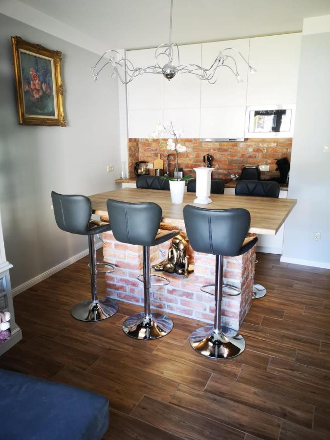 Romantyczny Apartament Happy 16 Basen & Kort Tenisowy, Ochrona 24 H - Dla Maksymalnie 6 Osob 波别罗沃 外观 照片