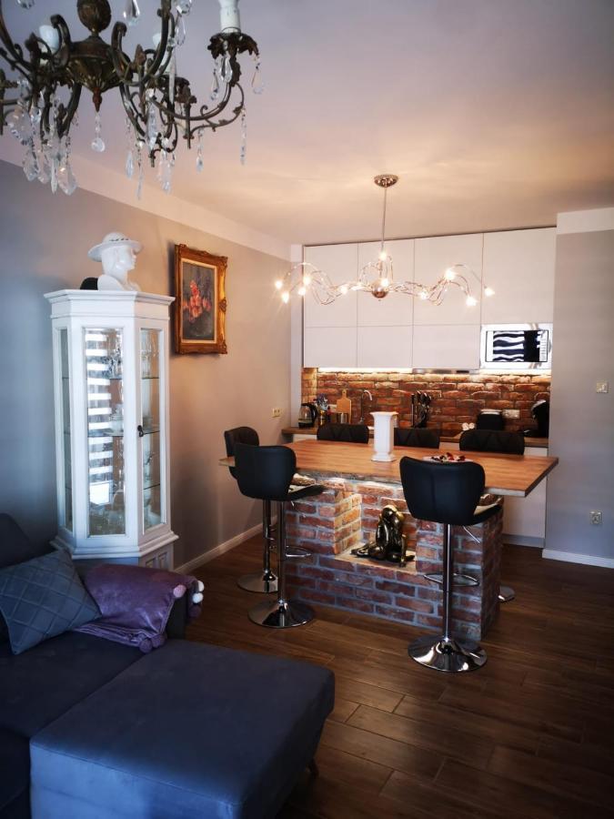 Romantyczny Apartament Happy 16 Basen & Kort Tenisowy, Ochrona 24 H - Dla Maksymalnie 6 Osob 波别罗沃 外观 照片
